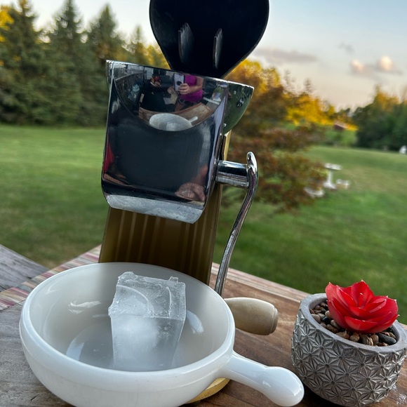 Vintage 1930s enamel & chrome ice-o- mat ice crusher Rival Mfg. Co. Kansas City - Picture 14 of 14